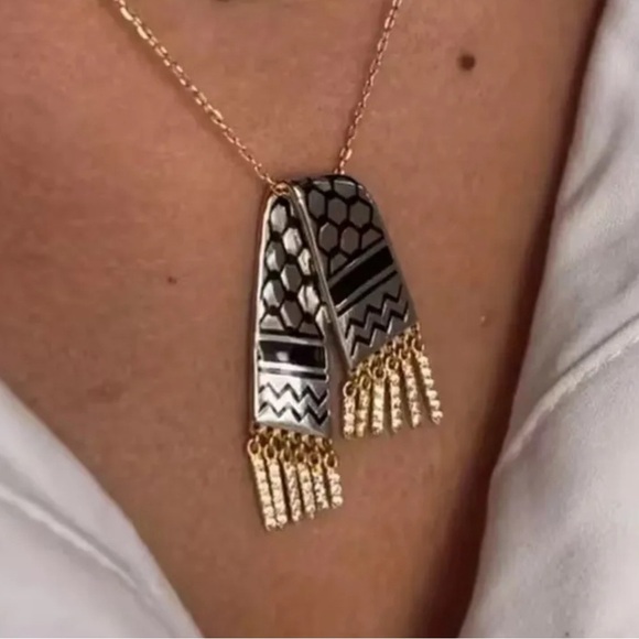 Palestine flag necklace, dangling Gaza jewelry, Palestinian flag necklace gift - Picture 2 of 2